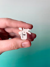 Load image into Gallery viewer, Maranta Plant Enamel Pin